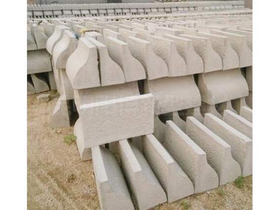 云南混凝土路沿石施工需要注意哪些細(xì)節(jié)？